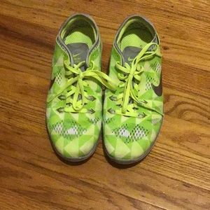 Nike TR 5 Volt-Training-Shoes..